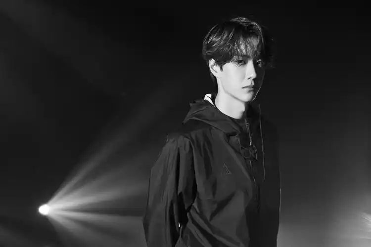 可不可以分享王一博的全屏壁纸? - 知乎