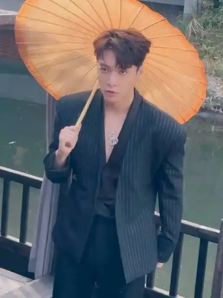 qeelin全球品牌代言人张艺兴#|#张艺兴每时每刻#张艺兴资讯台的微博