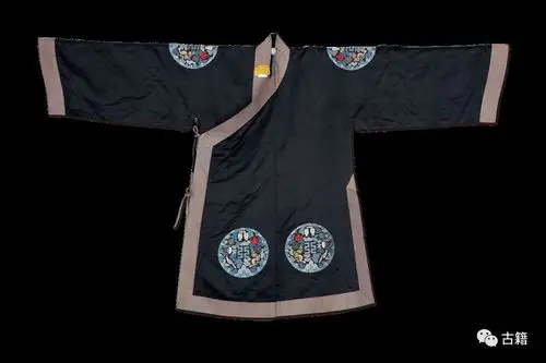 李学通新版历史教科书中的袁世凯祭天照片辨伪