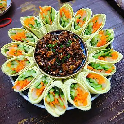 寓意吉祥,简单易做的花开富贵豆皮卷