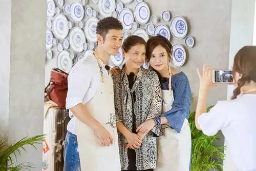 听赵薇黄晓明再聚《中餐厅》,评一评谁的情商更高