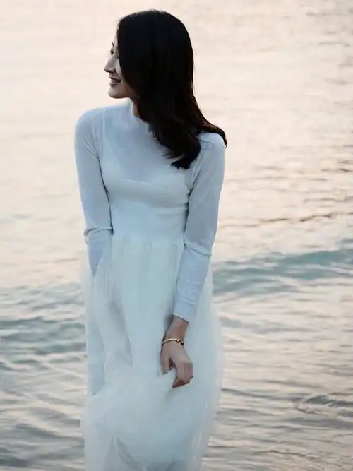 1/ 9 搜狐娱乐讯 2月1日晚,陈赫前妻许婧在个人社交平台上晒出一组与