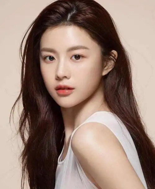 是什么稀奇的事,很多爱美女生为了让自己整体的形象看上去更加的精致