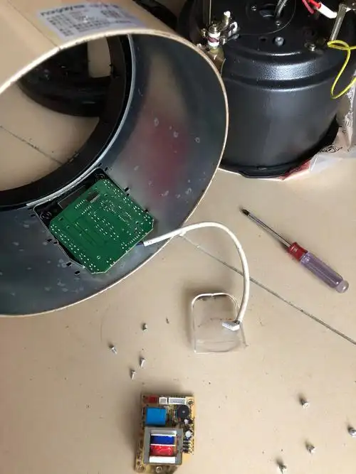 电饭锅的底部进水坏了还有救吗看图