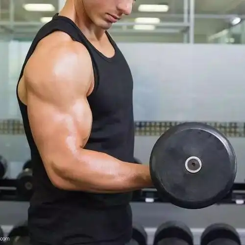 励志!16岁男孩刻苦健身 1年后的样子惊呆你