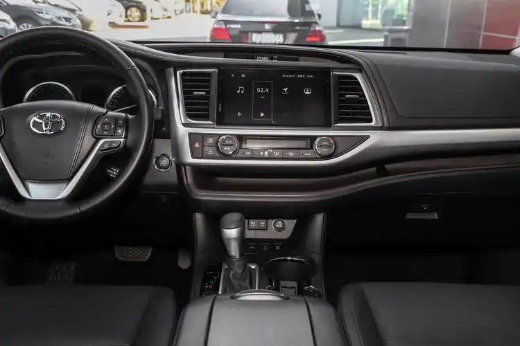 2021款汉兰达20t自动四驱豪华版7座