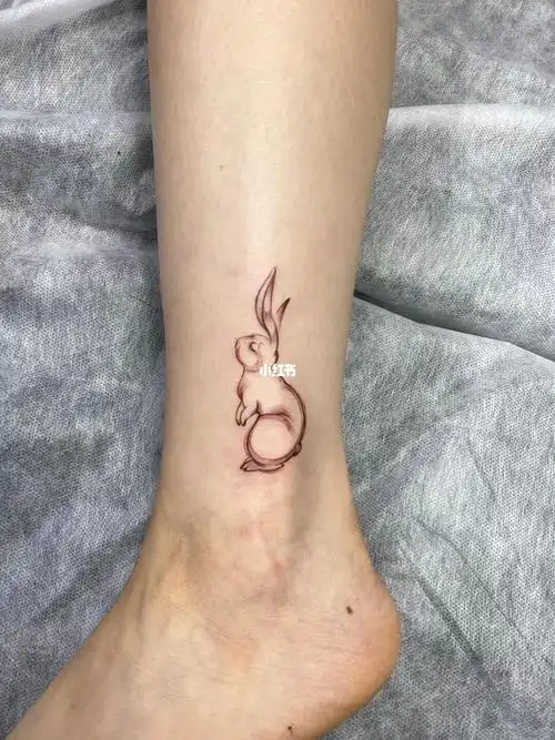 纹身一只清新小兔子