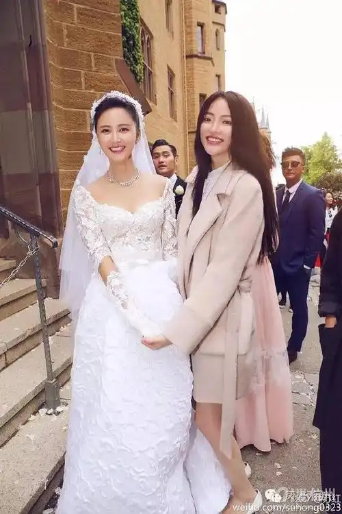 张歆艺婚礼上的闺蜜竟然是她!史上最强变脸,10年前后判若两人
