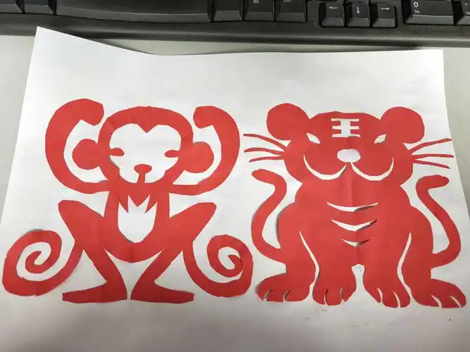 美化生活的"轴对称图形"——(清华实验小蜜蜂班)