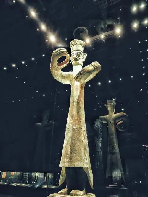 三星堆青铜大立人