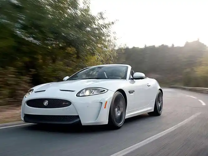 捷豹xkr-s敞篷车桌面壁纸