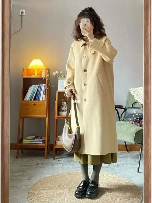 06温温柔柔的奶黄色大衣谁不爱呢