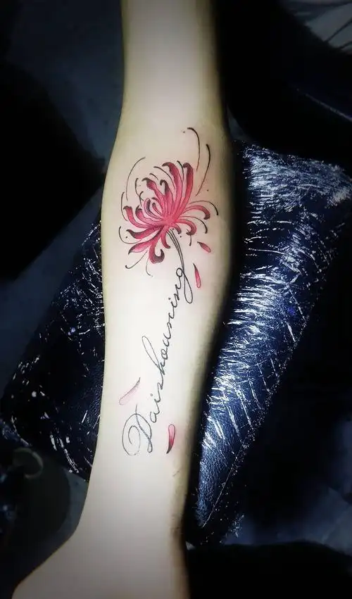 彼岸花纹身图片_手部手臂new school新传统彼岸花纹身图案