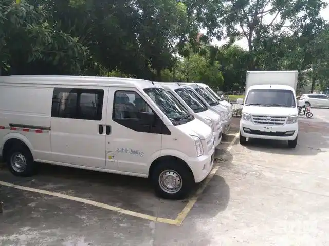 货拉拉中型面包车 瑞驰ec35第二代 可0首付