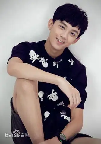 吴磊《家有 外星人》的唐不苦长大了