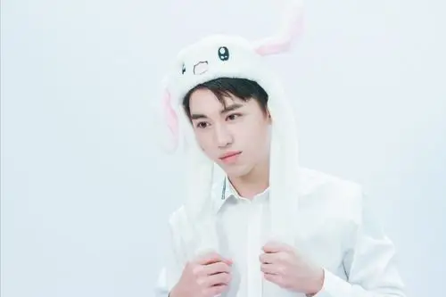 许魏洲 萌萌兔(////)