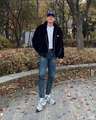 男生秋冬没那么难穿衣服!4套帅气潮流穿搭参考,让你时髦又多变