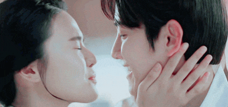 exo成员吻戏都暻秀纯情边伯贤撩人张艺兴让人放心