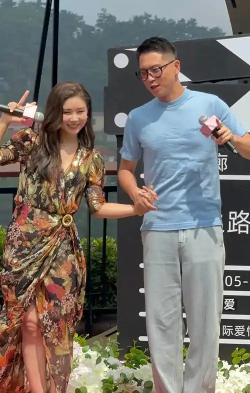 要说唯一的不足,那就是李小萌个子不够高,而王雷的身高又太醒目