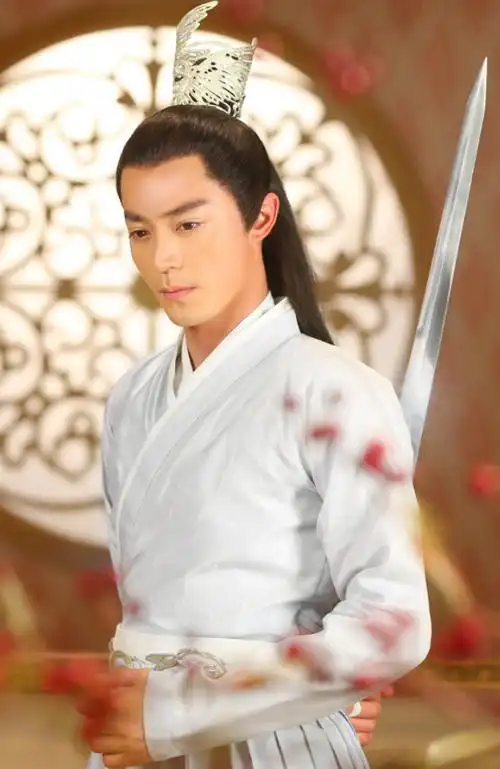 现代装拉胯古装惊艳万分的男星肖战罗云熙上榜他为古装而生