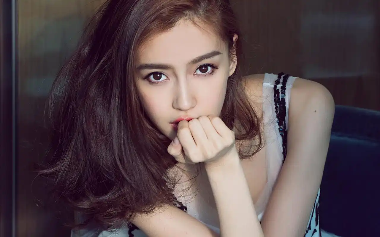 angelababy刺绣吊带长裙性感写真图片壁纸