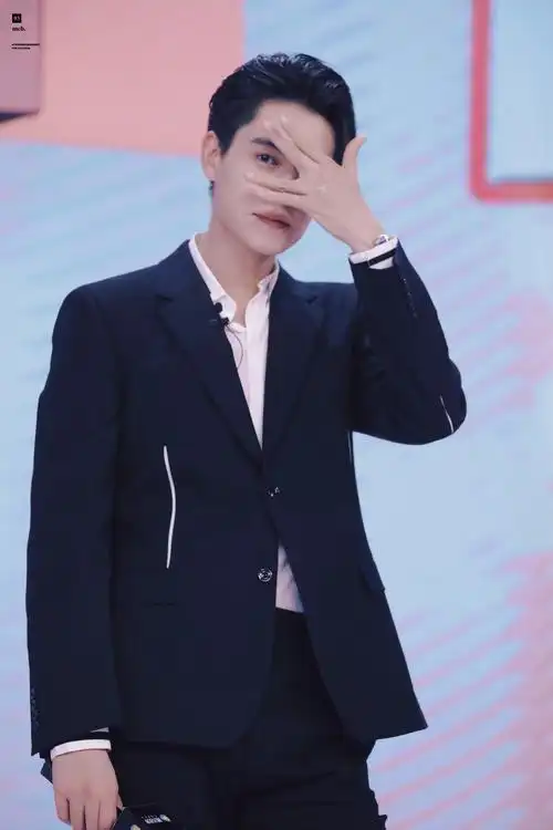 帅气可爱的胡一天