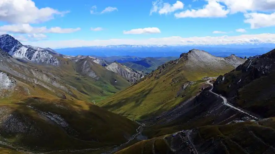 新疆天山山脉风景