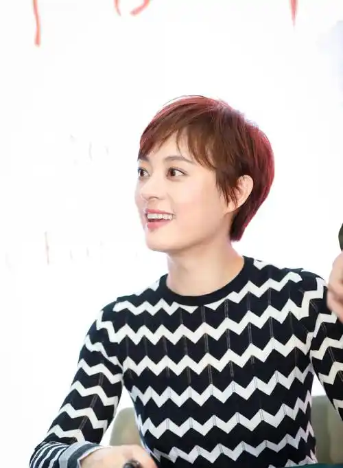 "短发"是最适合中年女性的发型,看看孙俪就知道太老了_面部_长度_头发