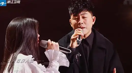 胡彦斌单依纯灵魂对唱,丁太升放弃挑刺,单依纯的无辜感有点可爱