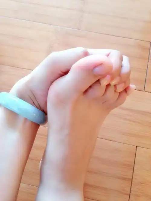 假如脚心有"旋纹"的朋友们,在功利场上往往简单获得较大的成果,假如