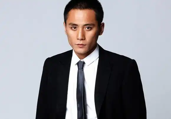 刘烨-刘烨个人资料及图片刘烨简介年龄身高八卦-小薇女性时尚