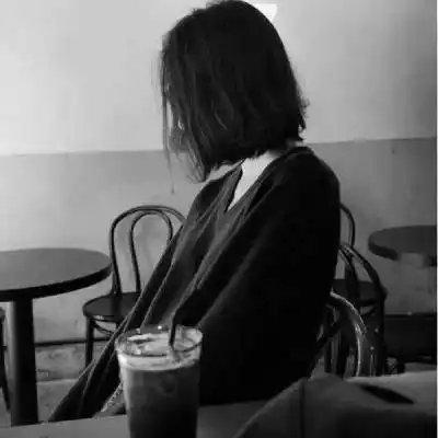 女头背影霸气十足图片 社会范背影网图女 - 女生头像 - 潮人个性网