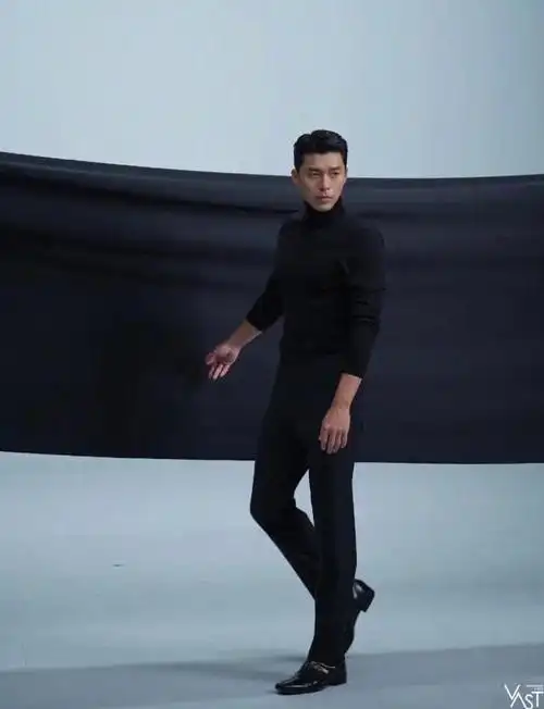 玄彬尽情释放荷尔蒙穿西装裤超模身材太绝了难怪能追到孙艺珍