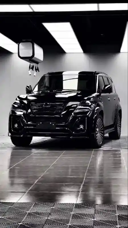 汽车那些事#途乐途乐改装汽车,巨石黑武士外观,温馨浪漫内饰……-度