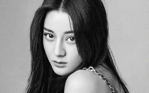 迪丽热巴妩媚迷人写真图片桌面壁纸