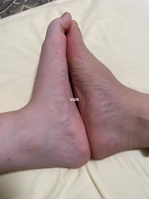 我的脚和男朋友的脚