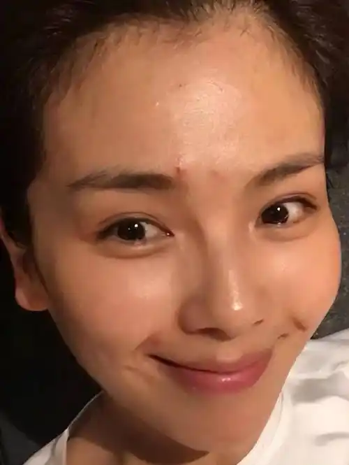 刘涛什么工作都接,洗脸素颜都是小事,卸妆后的刘涛,比起艳丽的女明星