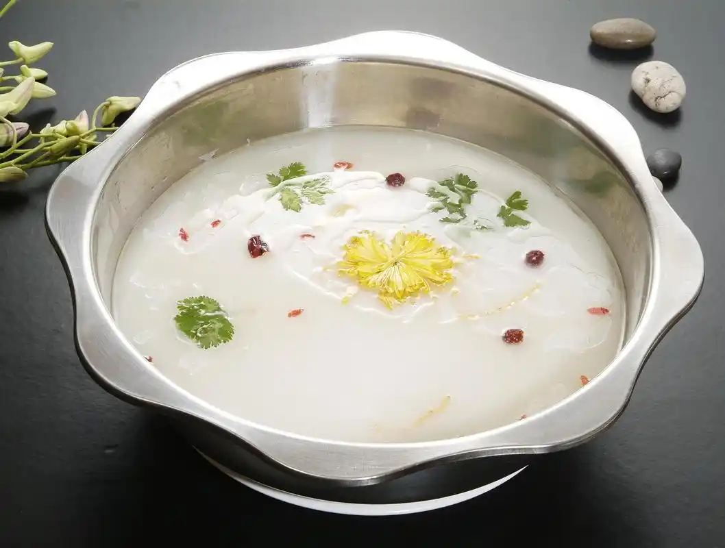 吃火锅,为何聪明人不点"清汤锅"?原来这么多猫腻,别再瞎点了