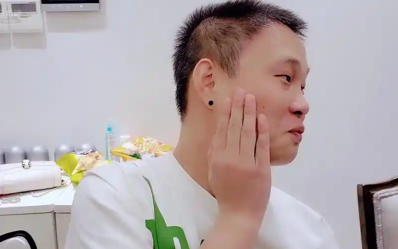 虎牙-血色户外虎子525直播回放_哔哩哔哩_bilibili