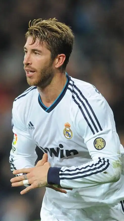 足球明星拉莫斯,高清图片,手机锁屏桌面-壁纸族