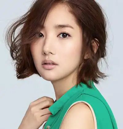 朴敏英短发发型展现个性风格魅力