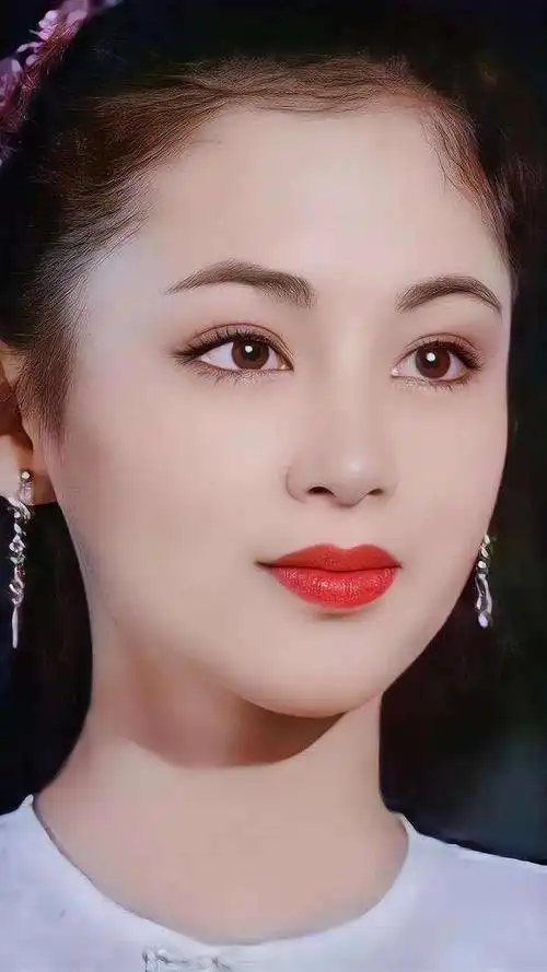 世界公认的五大倾城美人(珠圆玉润眉眼如画)(4)