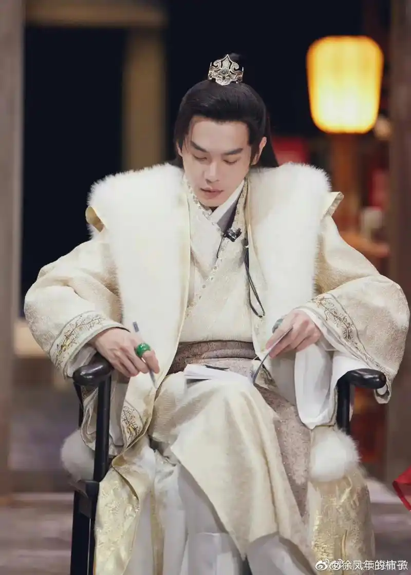 张若昀世子##张若昀#昨天的古装造型让我梦回羽皇了 [哈哈 - 抖音