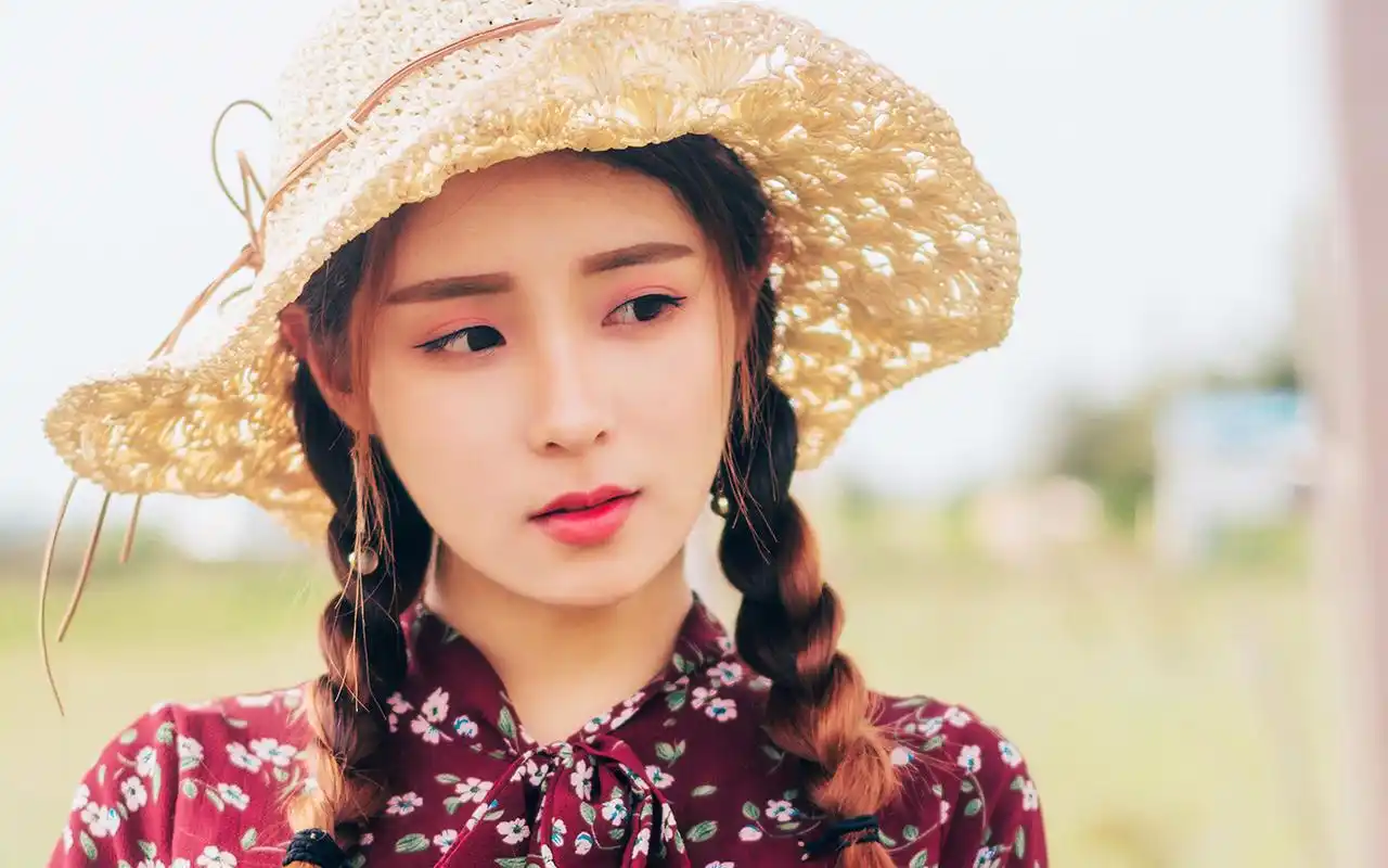 文艺清新女神户外写真图片桌面壁纸