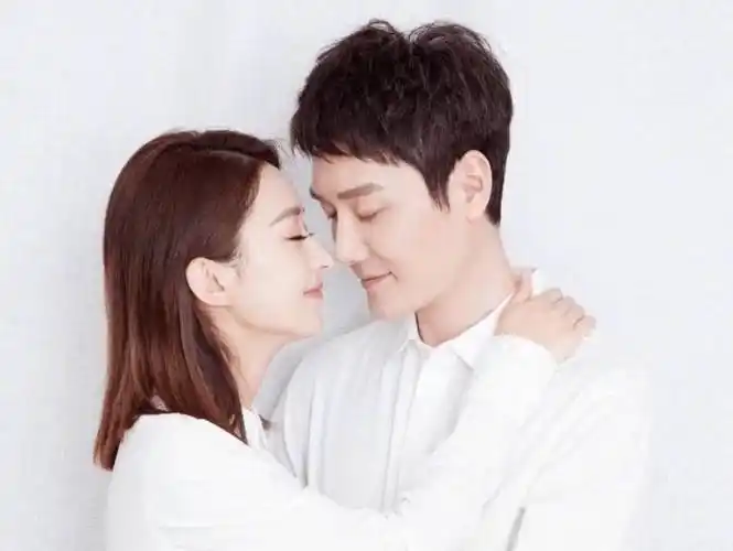 想想抱妈妈脖子踢腿,曝冯妈曾求女方复婚_冯绍峰_因为_孩子