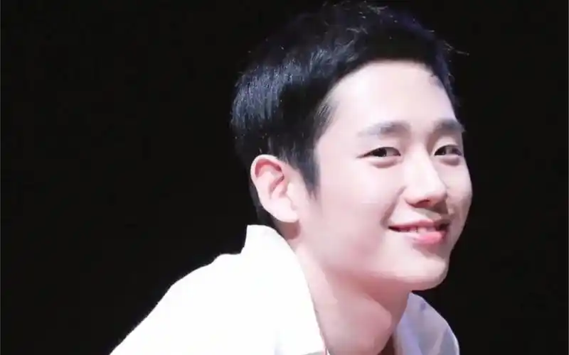 淡颜系宝藏男孩丁海寅