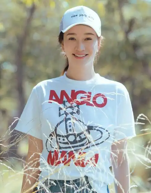 演员李小冉个人资料,40岁苦尽甘来,5个亿随便花,被丈夫宠成宝