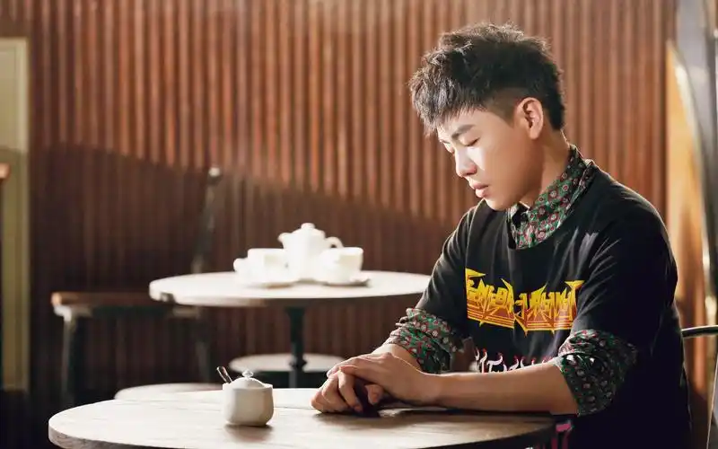 【胡彦斌mv】《疤》| 爱上你的时候,以为你只是你; 失去你的时候,才