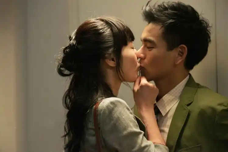 另一部《被偷走的那五年》,与白百何搭档的依然是小鲜肉男星,台湾演员