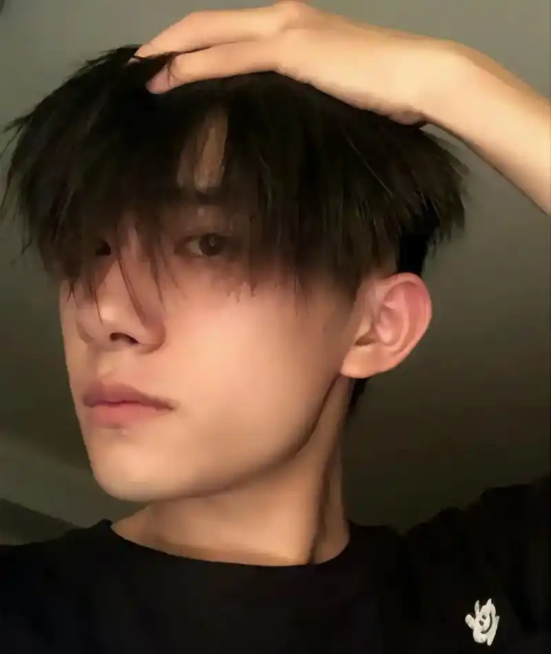 易烊千玺.一些很喜欢的千玺的照片#易烊千玺  - 抖音